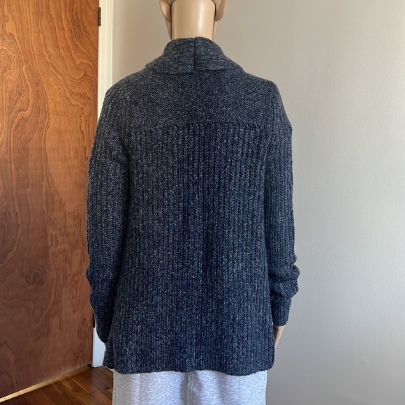 Abercrombie & Fitch Long Sleeve Open Front knit Cardigan Size Xs - Picture 6 of 9